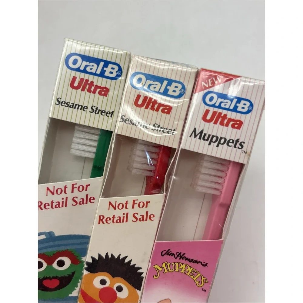 3- VTG Oral-B Ultra Sesame Street Muppets Toothbrush 1988 Oscar Ernie Miss Piggy